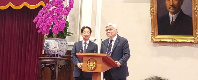 台积电董事长魏哲家6日在总统府说明赴美宣布扩大投资考量。图／吕雪彗