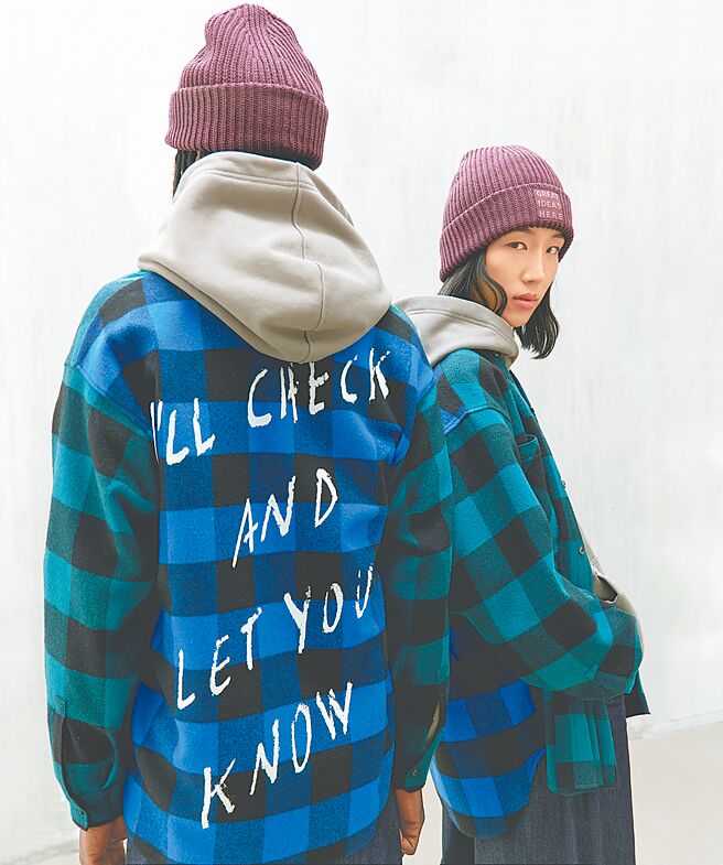 Max&Co.再攜手藝術家Pietro Terzini推出新系列，以詼諧的標語讓人會心一笑。（Max&Co.提供）