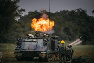 裝甲564旅、機步234旅聯兵3營基地訓練 迫砲精準射擊彰顯訓練成效