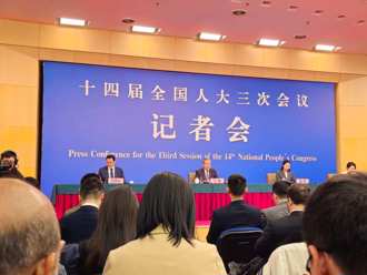 中菲南海主權爭議 王毅酸：菲國不斷重複「皮影戲」鬧劇