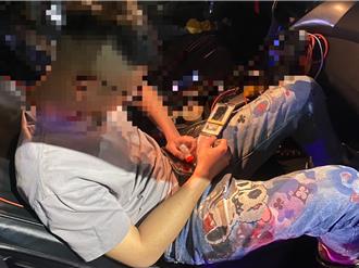 车停路中间睡翻 警盘查代志大条了