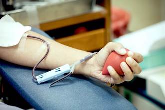 台灣捐血率全世界最高 為何年年鬧血荒？