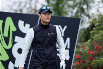 周兴哲登高尔夫国际赛事！ Pro等级挥杆勇夺亚军