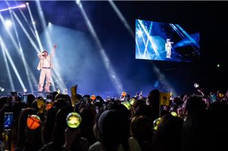 甩开桃色风暴！ FTISLAND三人体制 4月重返高流开唱