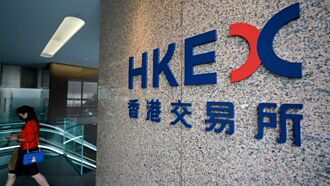 暌違3年 AI發威 港股重返24,000點