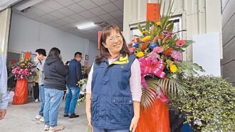 台南 农药店新开 农友相招来泡茶