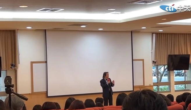 民进党立委王世坚。（取自中天新闻）