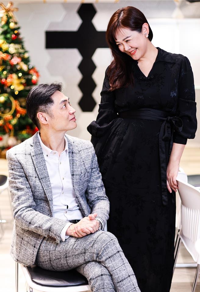 夫妻檔鹣鲽情深，感情非常好。（陈俊吉摄）