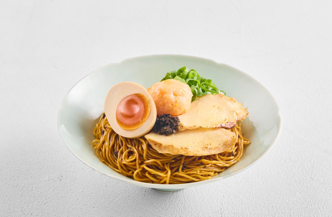 新加坡知名餐饮品牌【乐虾拉麵】此次首次亮相市集，将带来全球独创的虾汤拉麵。