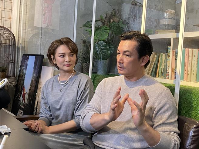 梁家榕（左）透露分手交往16年圈外男友，右为伊正。（林奕如摄）