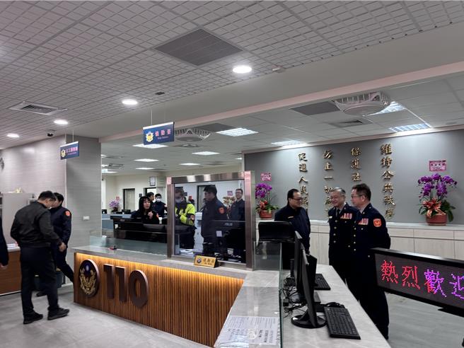 桃园市大溪警分局南雅派出所7日启用，桃园市府斥资1亿3100万元迁建至大溪区復兴路66号，歷经逾3年工期终于启用。（廖姮玥摄）