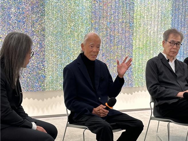 江贤二艺术园区今日落成，将于15日开幕，艺术家江贤二（中）。（蔡旻妤摄）