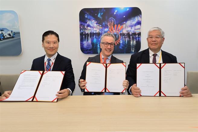 漢翔航空工業股份有限公司參加2025年JEC複材展，宣布與臺廠永虹先進及比利時廠SYENSQO結盟，建立合作契機。（漢翔提供）