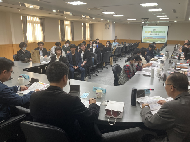 玄奘大學及日本關西國際大學師生參訪桃警婦幼隊(照片/玄奘大學提供)