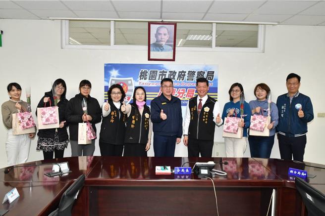 八德警分局长王铉仁说，近年来女性同仁人数持续增加，在执勤以及工作内容与男警已无差异，女警在工作上的表现同样亮眼出色。（警方提供）