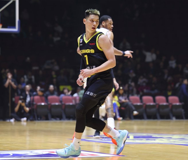 林书豪虽伤癒復出，却无法帮助国王赢球。(新北国王提供)