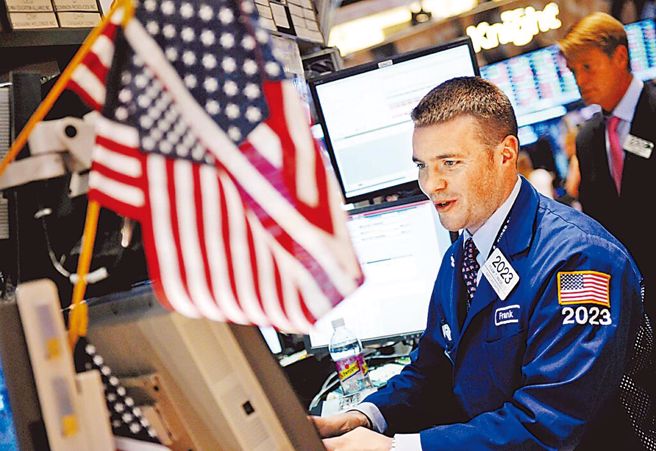 那斯达克（Nasdaq）将寻求监管机构批准，预计将于明年下半年延长交易时间。(示意图/新华社)