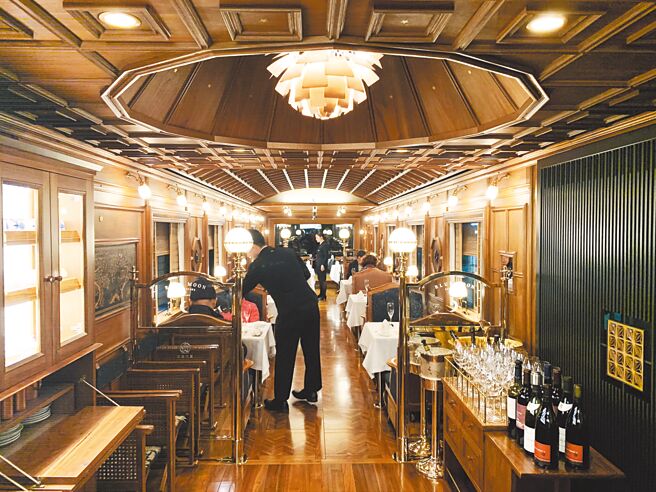 雄狮高端旅游品牌「玺品旅游」推出顶级三大列车九州七星号。图／雄狮旅游提供