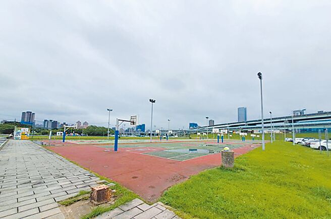 新北市高灘處規畫於二重疏洪道大都會棒球場旁、近疏洪十二路側闢建匹克球場，工程經費424萬餘元，預計8月完工。（新北市高灘處提供／陳慰慈新北傳真）