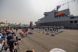 敦睦支隊環島航訓首站 新濱碼頭精采國防饗宴民眾驚豔