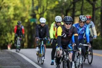 探索北横春季驰骋粉色花海 樱花勇士3／8浪漫开骑