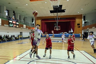 U14籃賽》美國學校具身高優勢 首戰大勝對手56分