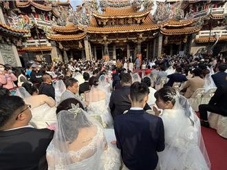 大甲媽嫁女兒 鎮瀾宮集團婚禮60對新人幸福滿分