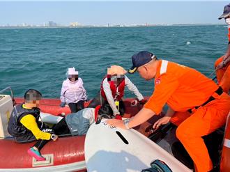 风向骤变！全国帆船锦标赛学童趴风帆求援 海巡队救回13人