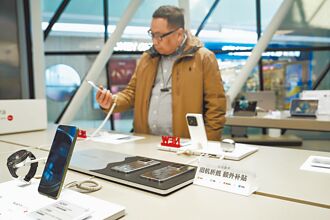 玉晶光 去年EPS衝38.35元