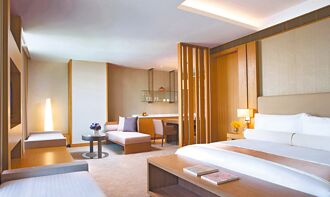 歡慶12周年 台中日月千禧抽機票