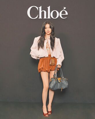 瑟琪炫腹 娜塔妮查耍褲