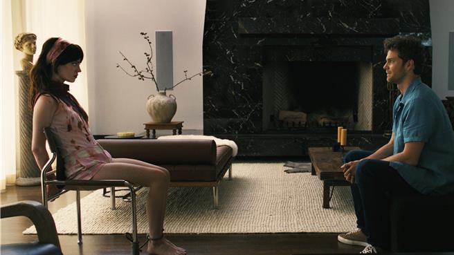 蘇菲柴契爾（左）在片中演技深獲好評。（CATCHPLAY＋提供）