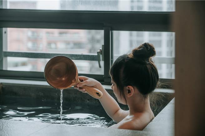 期间限定的「淡北好拾光」可在淡水欣赏海天一色的风光，以及北投感受温泉文化，让身心灵获得真正的放松。（图／北投老爷酒店）