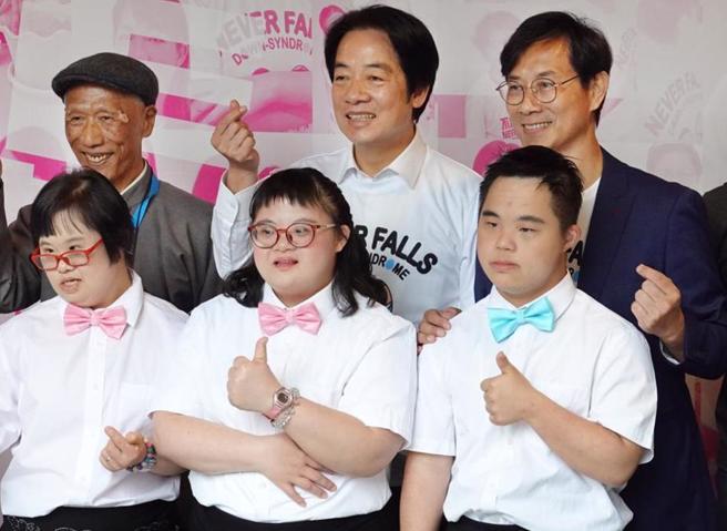 经济部长郭智辉近日接受访问时以「蒙古症」比喻英特尔，引发外界不满。图为赖清德出席唐氏症基金会活动。（报系资料照）