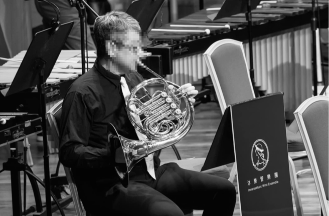 梁姓技術長不僅是學霸，對音樂更是饒富興趣，為了一圓夢想，還在43年拜師學法國號。(圖／取自梁姓技術長臉書)