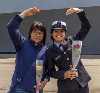 敦睦支隊環島航訓 國防教學寓教於樂 溫馨慶祝佳節