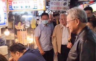 黃仁勳最愛台北美食全收錄 北捷APP助攻 輕鬆吃遍夜市小吃