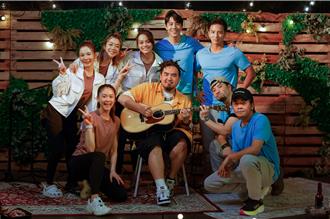 胡宇威「1部戏赚5000」只敢吃滷肉饭！母跨洋关心崩溃落泪