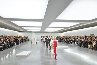 三宅一生错置玩新装