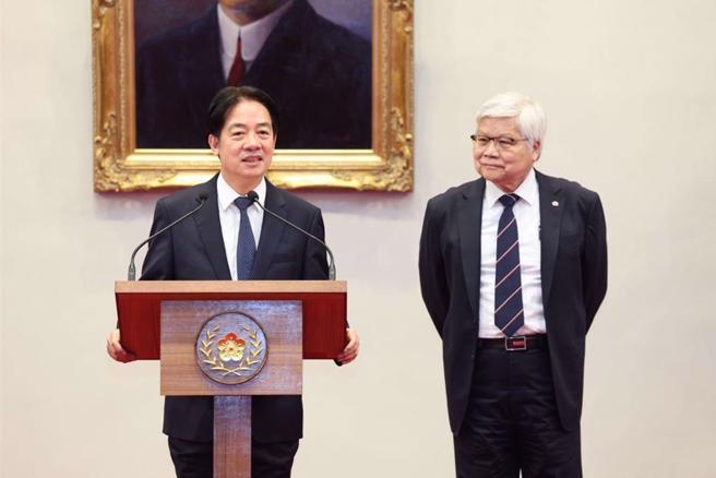 总统赖清德（左）、台积电董事长魏哲家（右）6日下午5时在总统府召开记者会。（资料照，杜宜谙摄）