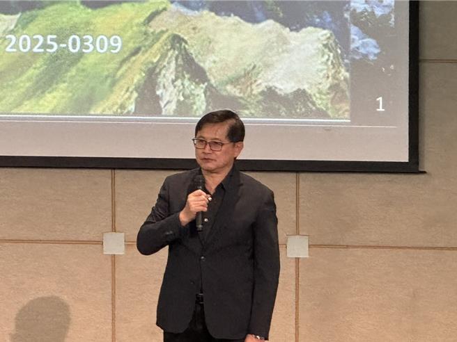 童子贤受访表示，台积电扩大赴美投资被形容为「掏空台湾」，这种说法实属过度忧虑。（张睿廷摄）