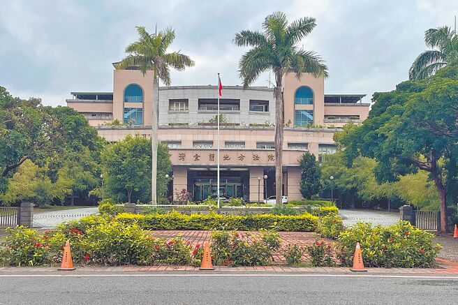 宜兰地方法院的LINE主管群组遭诈骗集团「团灭」，还有人收到借钱的诈骗讯息，警方已介入调查，并呼吁民眾切勿随意点击不明连结。（本报资料照片）