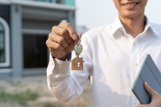 色房東專挑女留學生！喊「以供代宿」 陪過夜抵房租