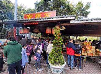 拜石龍宮見「超大桶泡麵」照片萬人笑翻：好想要