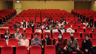 东海大学联手东山高中首办文学营  「山海之间的对话」 点燃青年创作热情