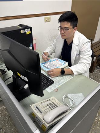 歐爸帥警化身防詐家庭醫生　提醒詐騙被害人有九大特徵