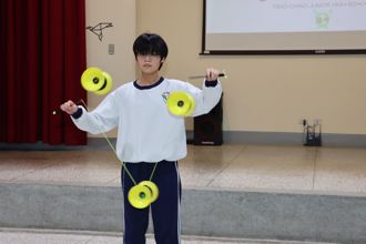 苗栗造橋國中勇奪全國競賽扯鈴6冠 縣長夫人親自頒獎表揚