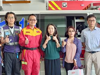 騎士停等紅燈心肌梗塞倒地 白衣天使CPR搶命獲表揚