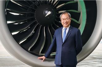 從空服員到機師 高星潢接任華航董事長