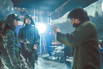 突圍限韓令 奉俊昊《米奇17號》登陸